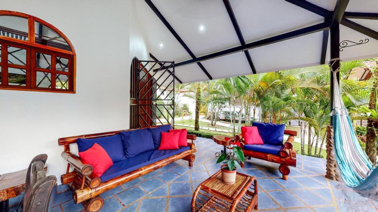 The Scarlet Villas Ojochal Bagian luar foto