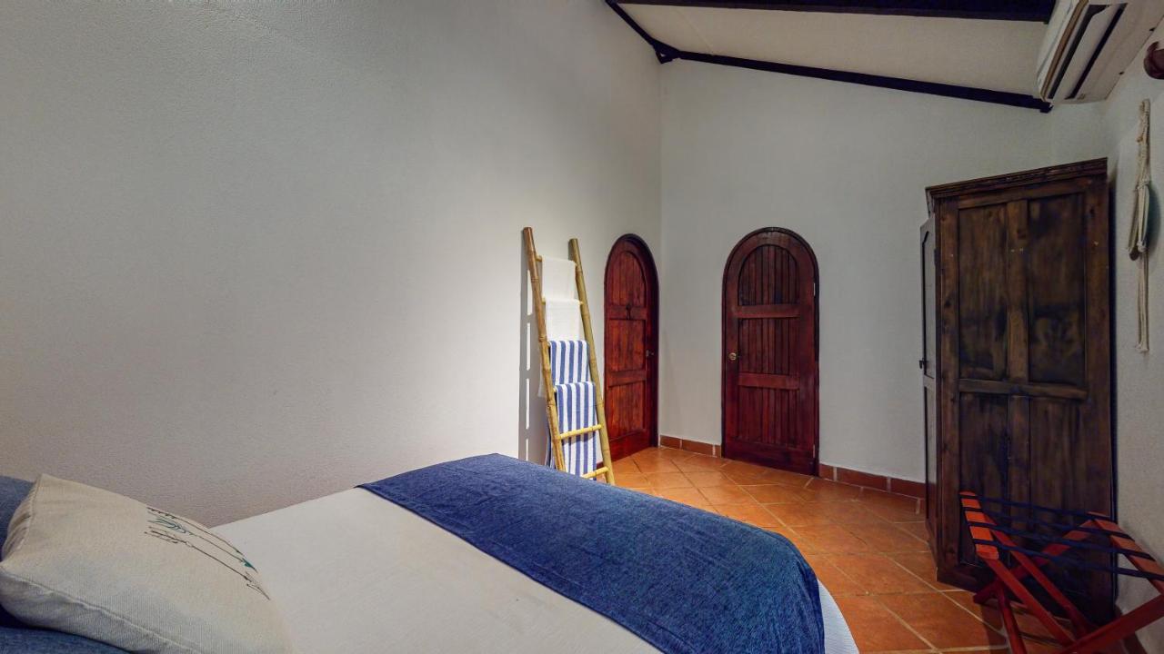 The Scarlet Villas Ojochal Bagian luar foto