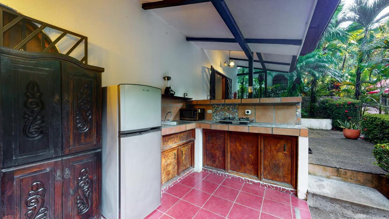 The Scarlet Villas Ojochal Bagian luar foto
