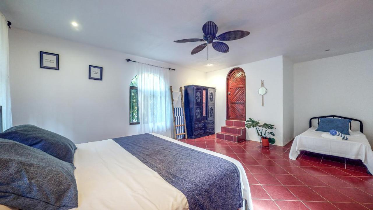 The Scarlet Villas Ojochal Bagian luar foto