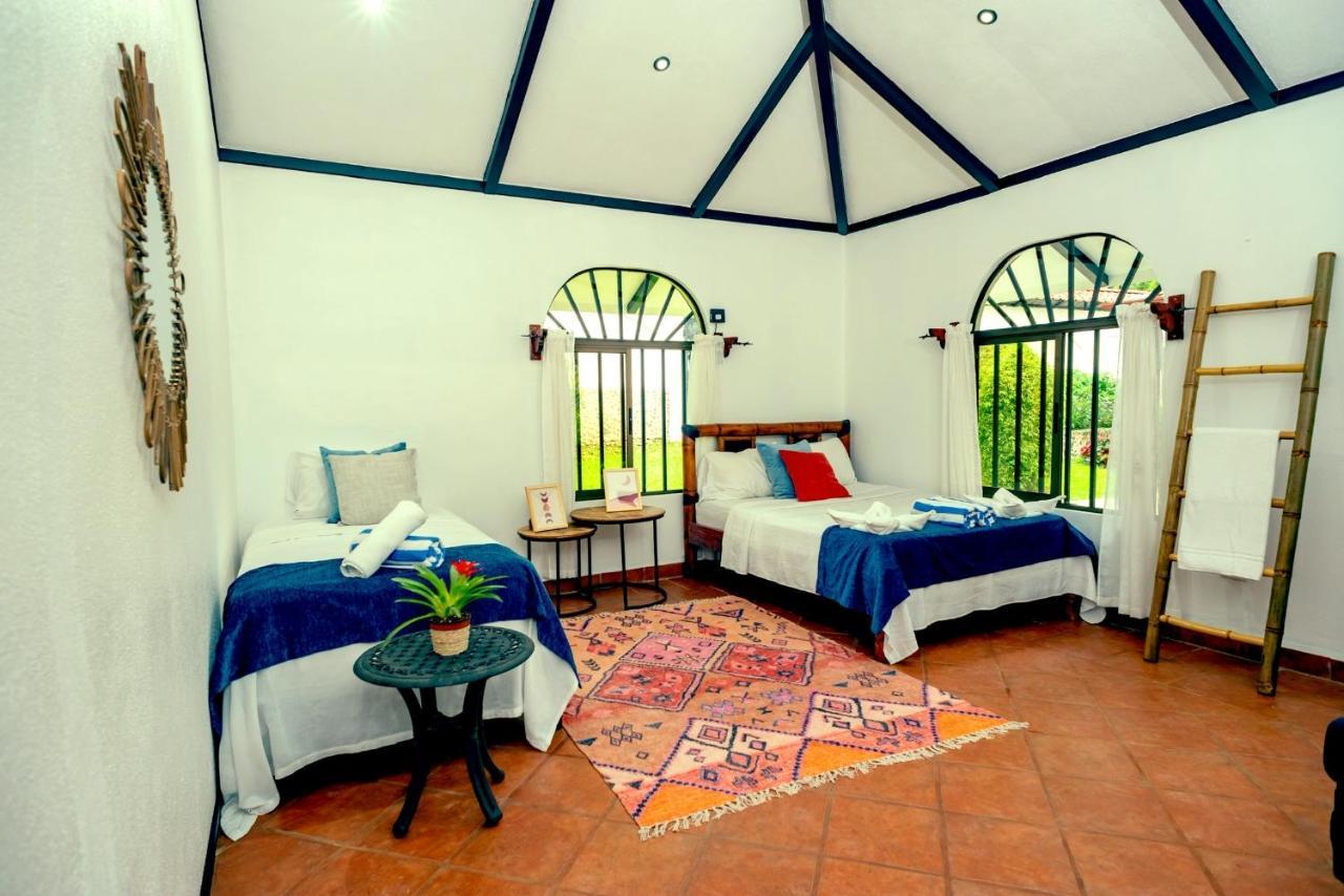 The Scarlet Villas Ojochal Bagian luar foto