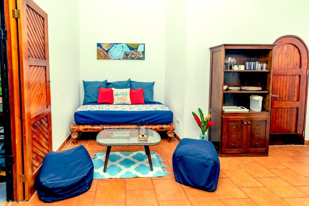 The Scarlet Villas Ojochal Bagian luar foto