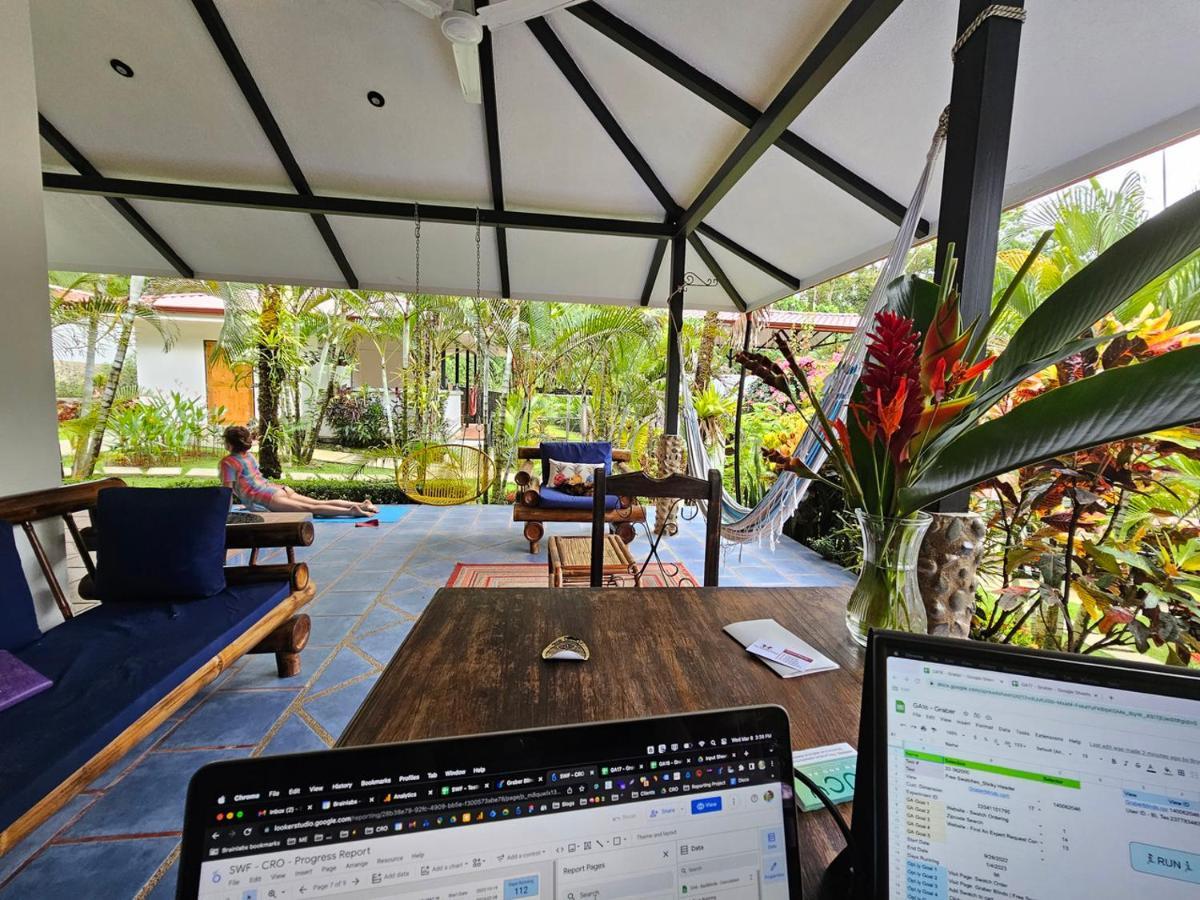 The Scarlet Villas Ojochal Bagian luar foto