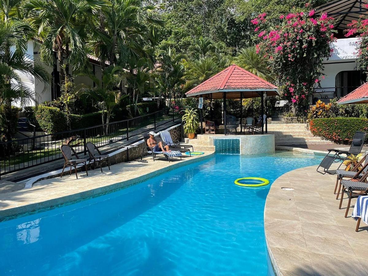 The Scarlet Villas Ojochal Bagian luar foto