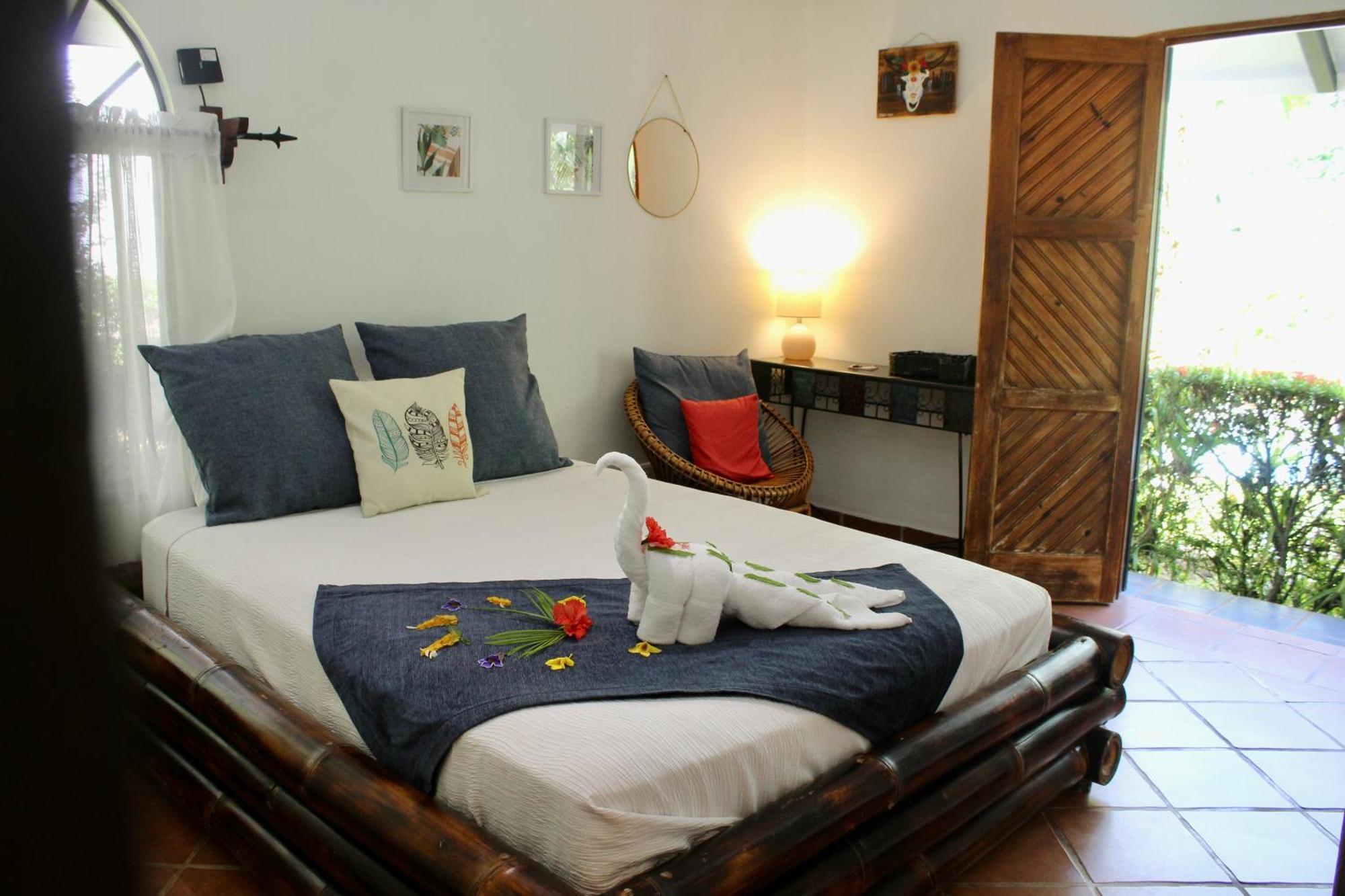 The Scarlet Villas Ojochal Bagian luar foto