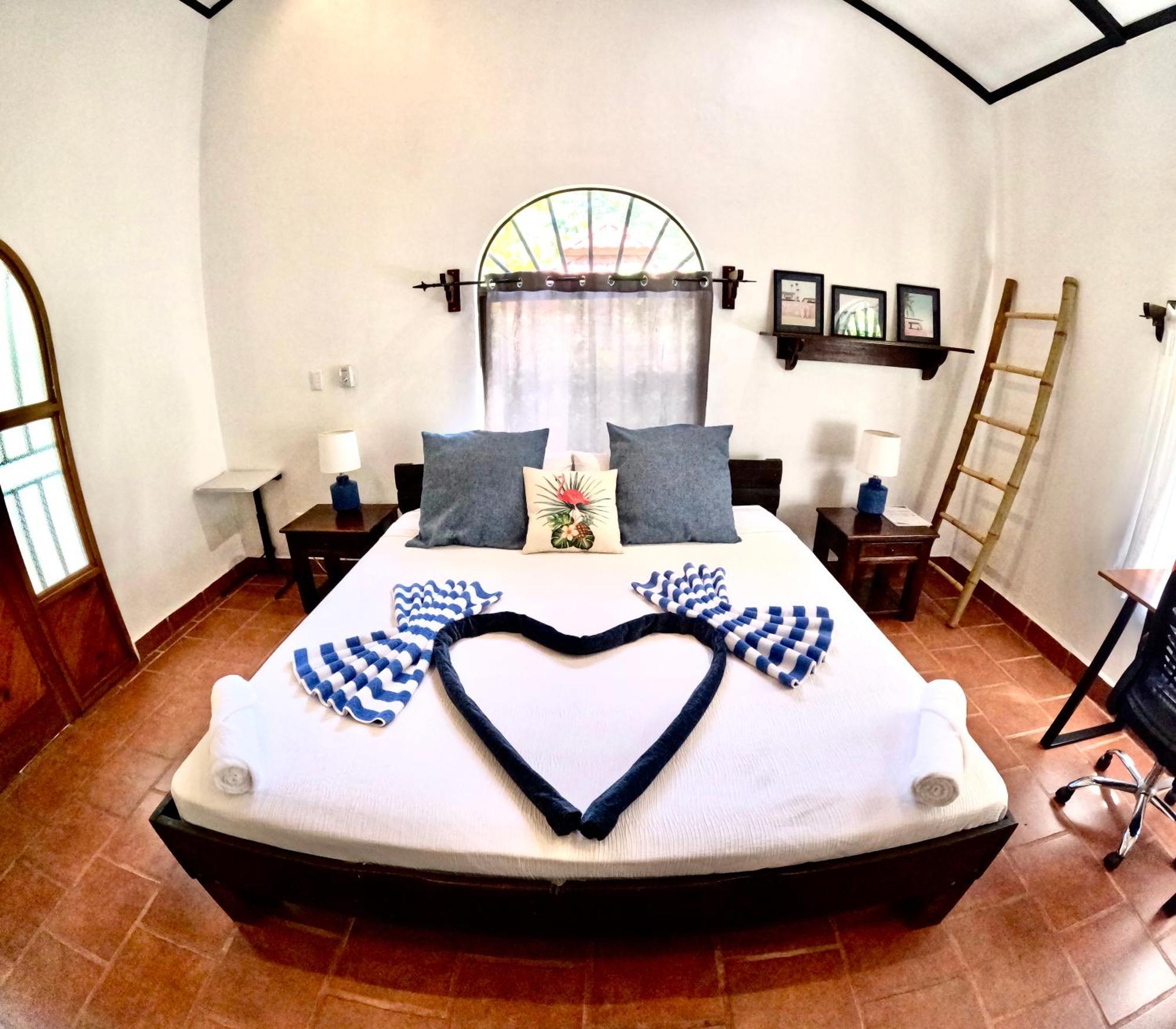 The Scarlet Villas Ojochal Bagian luar foto