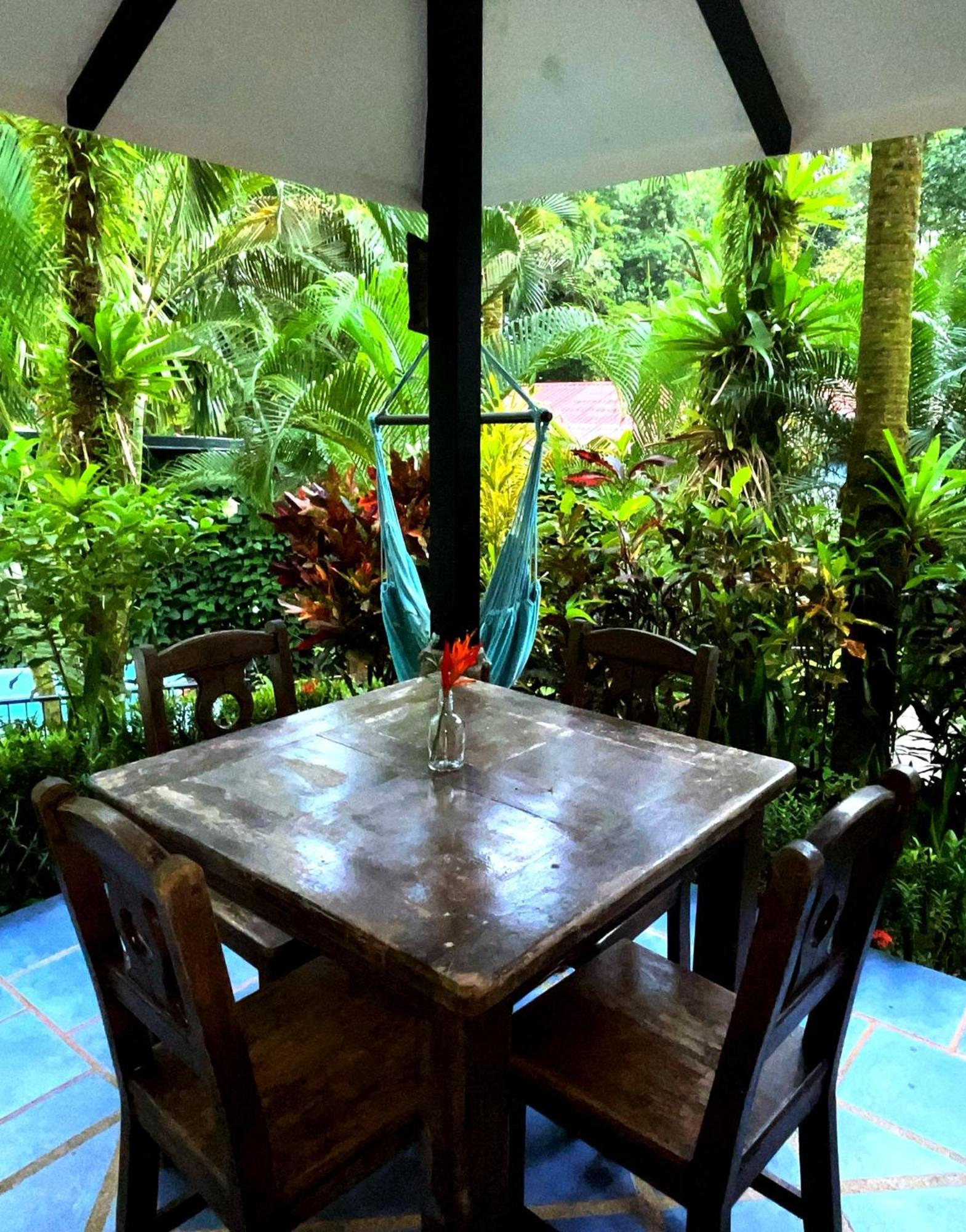 The Scarlet Villas Ojochal Bagian luar foto