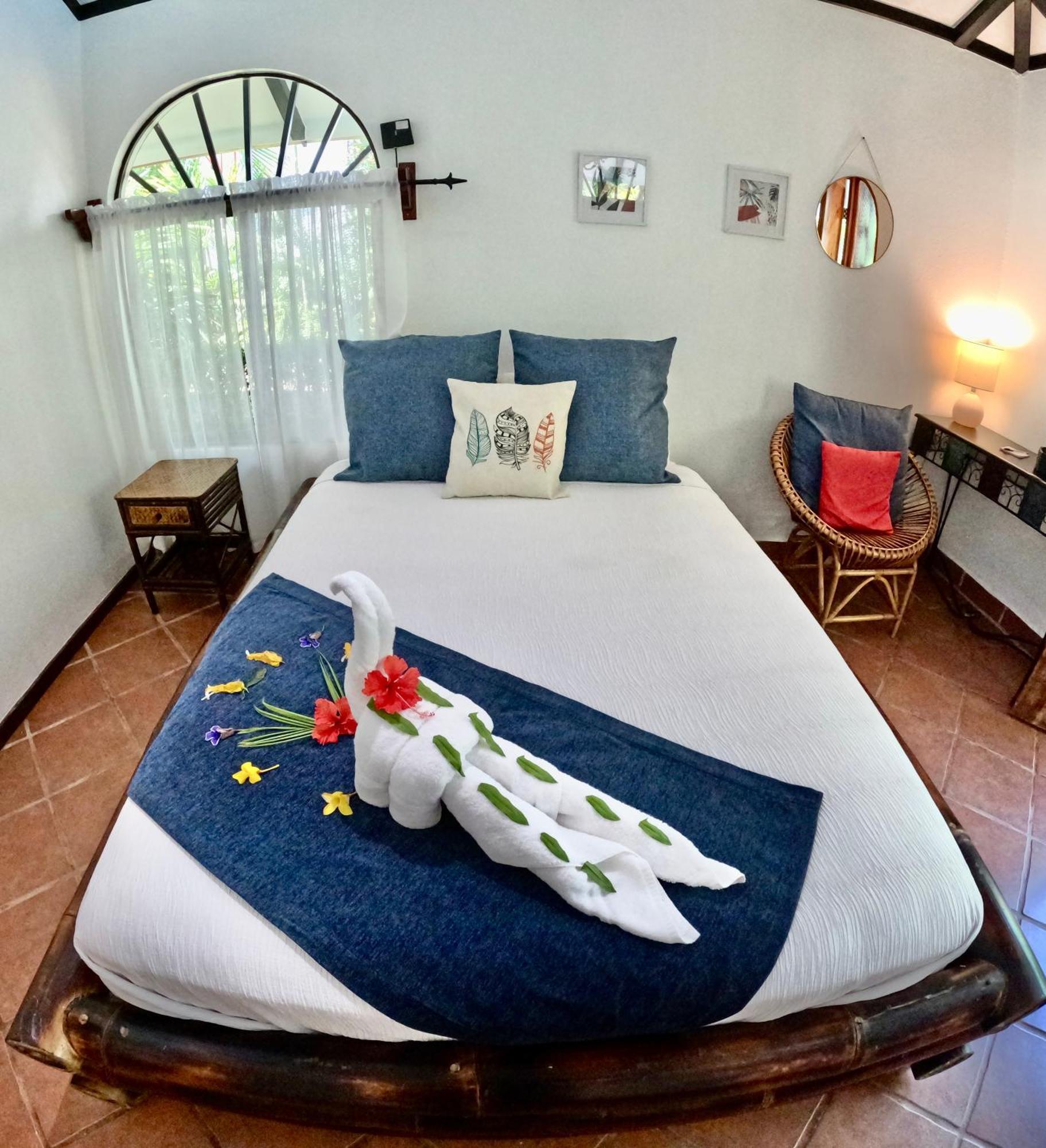 The Scarlet Villas Ojochal Bagian luar foto